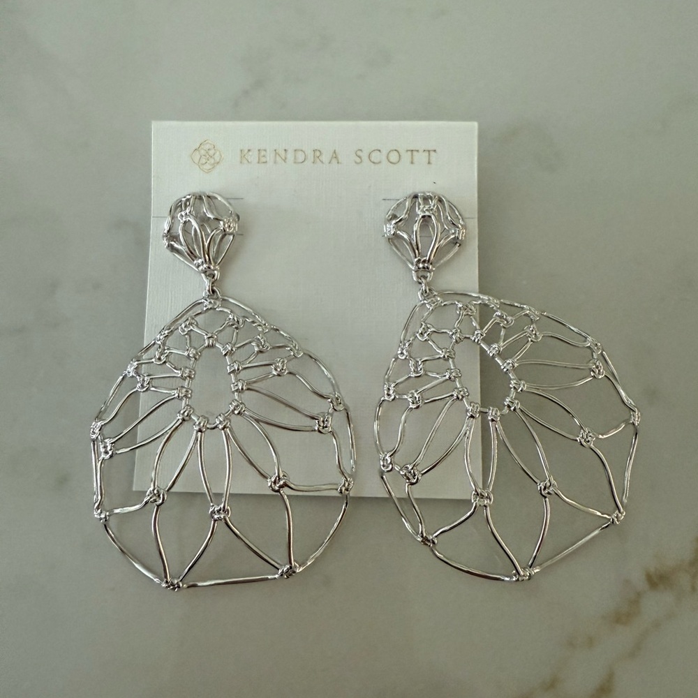 Kendra Scott Hallie Statement Earrings in Silver